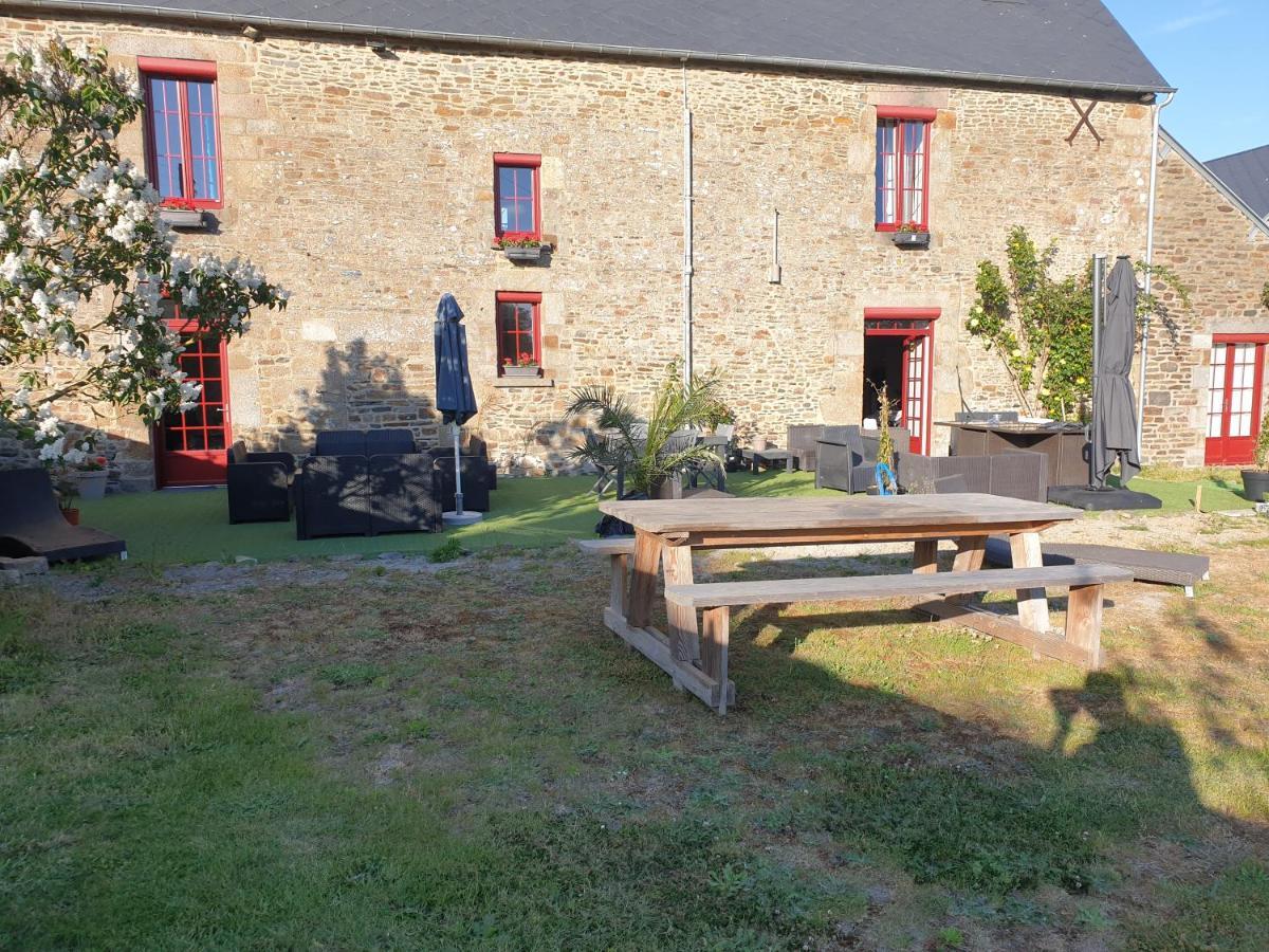 Chambres De Villee Saint-Georges-de-Gréhaigne Kültér fotó
